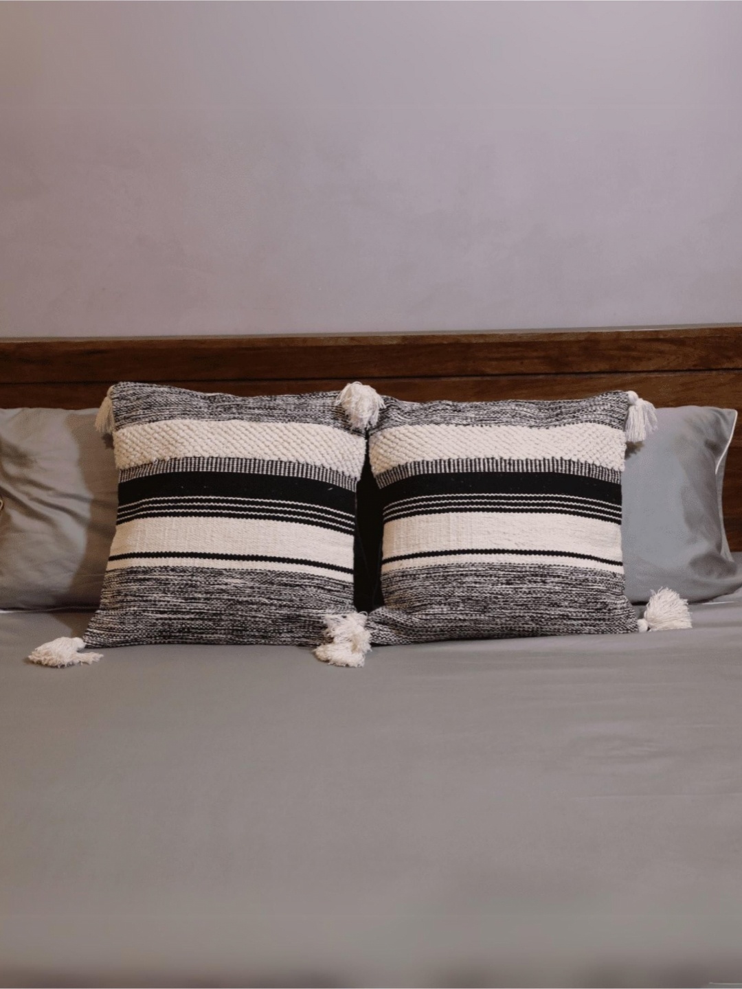 LUSHLYF Tufted Collection White & Black 2 Pieces Embroidered Cotton Square Cushion Covers
LUSHLYF Tufted Collection White & Black 2 Pieces Embroidered Cotton Square Cushion Covers