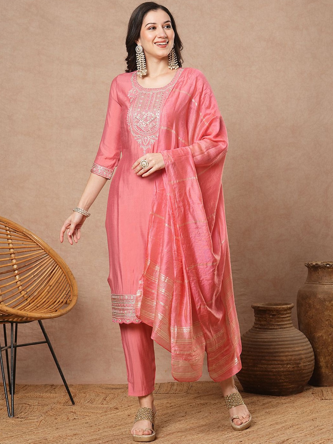 FASHOR Floral Yoke Design Embroidered Straight Kurta With Trousers And Dupatta, Pink
FASHOR Floral Yoke Design Embroidered Straight Kurta With Trousers And Dupatta, Pink