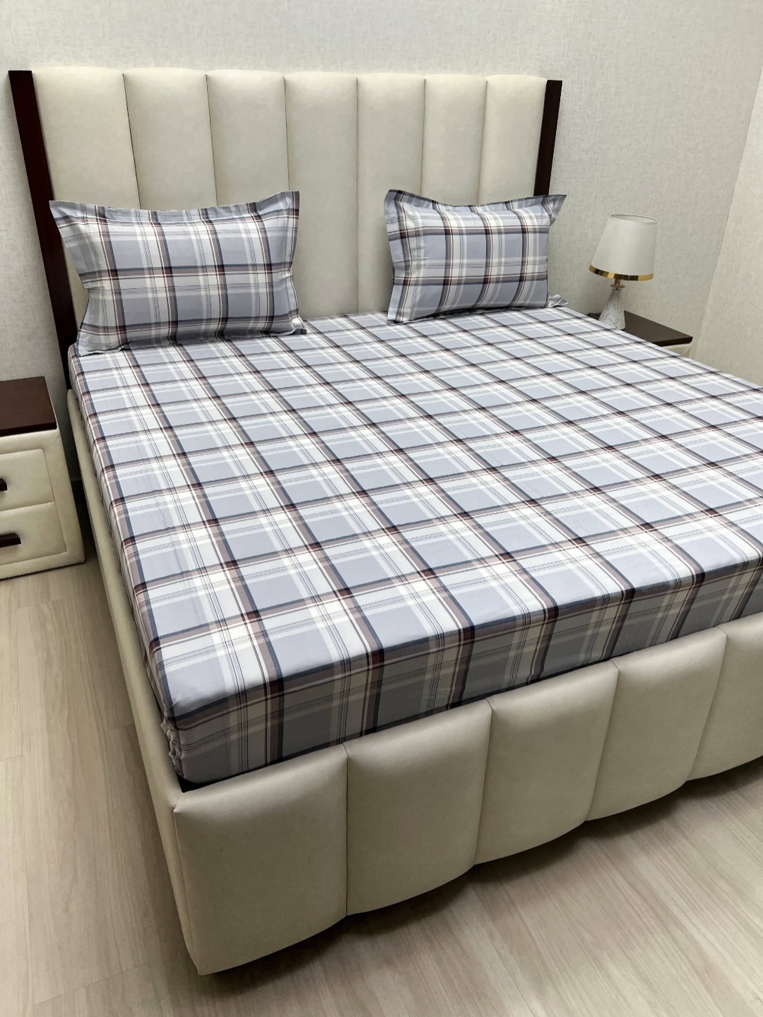 Pure Decor Velar Grey Printed Cotton 300 TC Super King Size Bedsheet Set 2.74 m x 3.04 m
Pure Decor Velar Grey Printed Cotton 300 TC Super King Size Bedsheet Set 2.74 m x 3.04 m