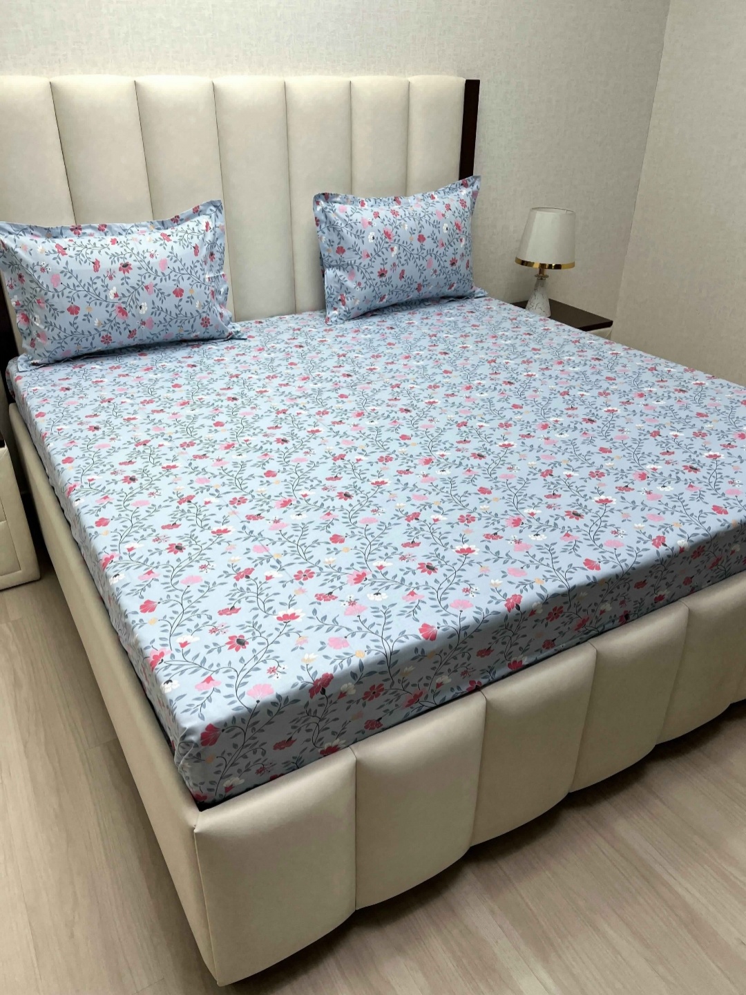 Pure Decor Velar Blue Printed Pure Cotton 380 TC Super King Bedsheet Set- 2.74 m x 3.04 m
Pure Decor Velar Blue Printed Pure Cotton 380 TC Super King Bedsheet Set- 2.74 m x 3.04 m