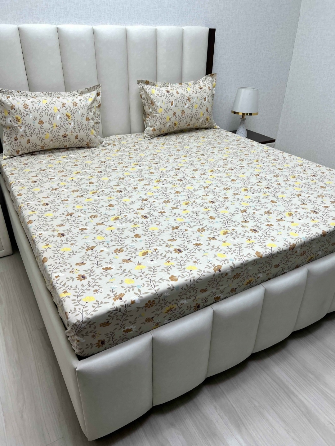 Pure Decor Velar Brown Printed Cotton 380 TC Super King Size Bedsheet Set 2.74 m x 3.04 m
Pure Decor Velar Brown Printed Cotton 380 TC Super King Size Bedsheet Set 2.74 m x 3.04 m