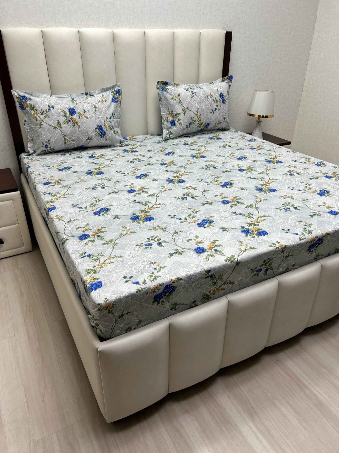 Pure Decor Velar Grey Printed Pure Cotton 350 TC Super King Bedsheet Set- 2.74 m x 3.04 m
Pure Decor Velar Grey Printed Pure Cotton 350 TC Super King Bedsheet Set- 2.74 m x 3.04 m