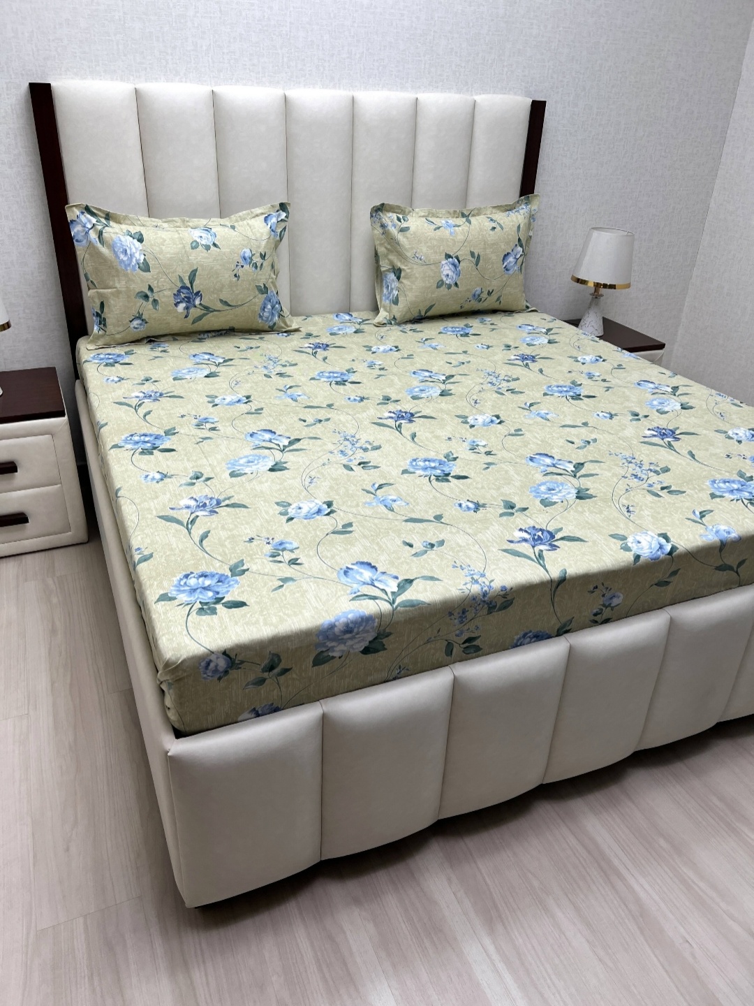 Pure Decor Velar Green Printed Pure Cotton 260 TC Super King Bedsheet Set- 2.74 m x 3.04 m
Pure Decor Velar Green Printed Pure Cotton 260 TC Super King Bedsheet Set- 2.74 m x 3.04 m