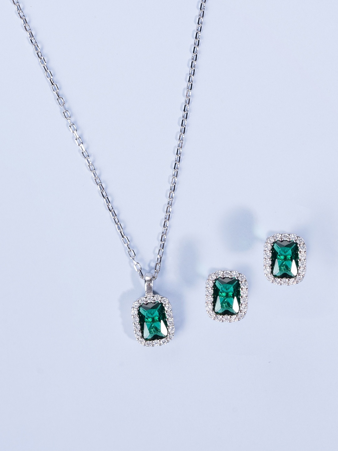 GLYTERS 925 Sterling Silver Rhodium-Plated Artificial Stone-Studded Emerald Jewellery Set
GLYTERS 925 Sterling Silver Rhodium-Plated Artificial Stone-Studded Emerald Jewellery Set