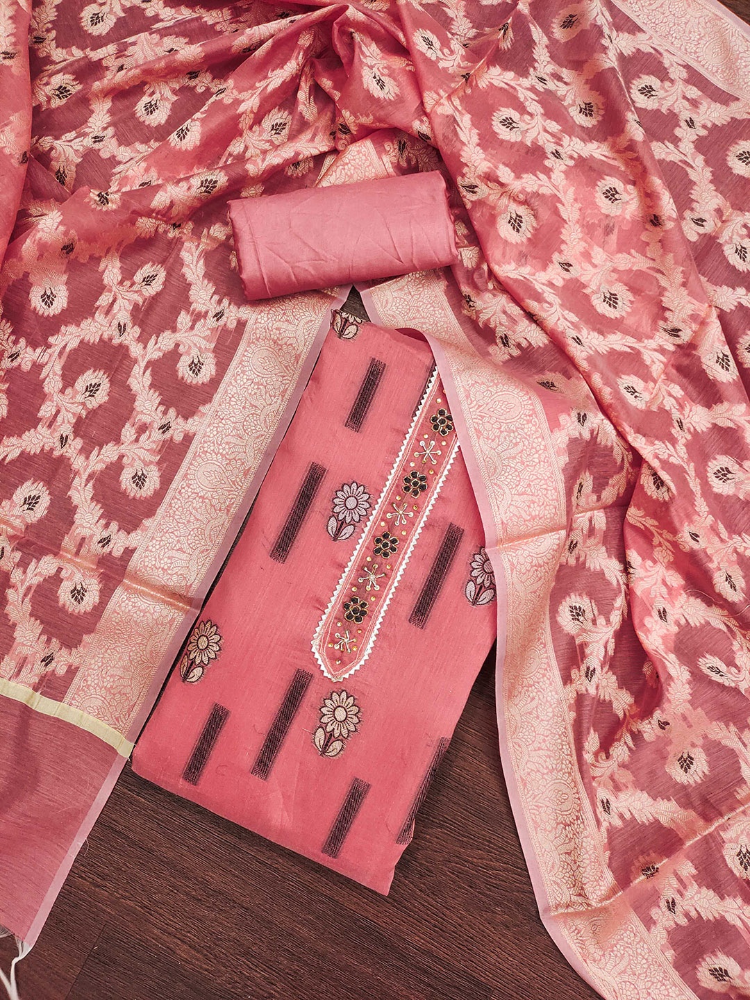 SAINOOR Floral Printed Woven Design Beads & Stones Chanderi Silk Unstitched Dress Material, Peach
SAINOOR Floral Printed Woven Design Beads & Stones Chanderi Silk Unstitched Dress Material, Peach