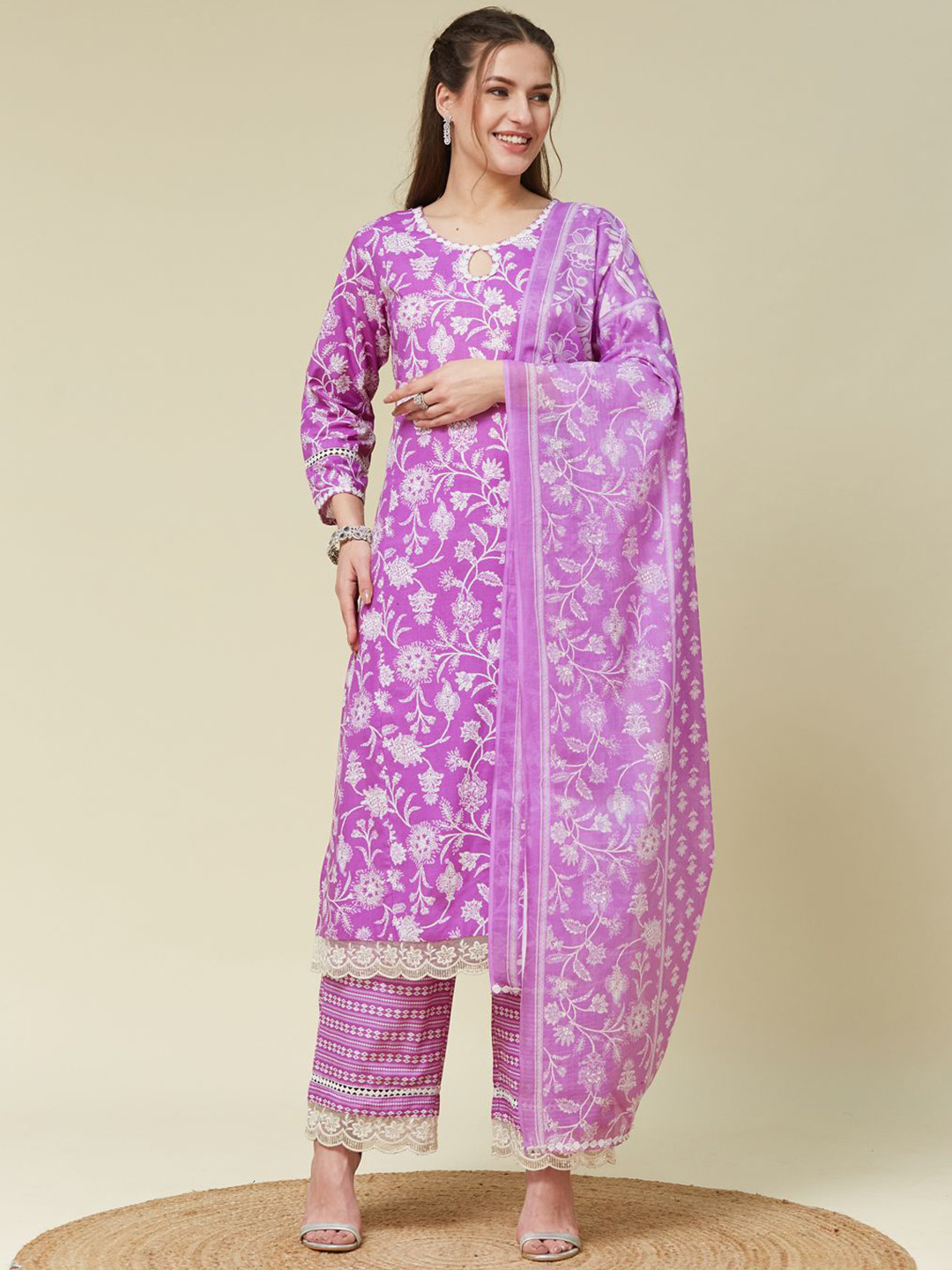 MOKOSH Floral Printed Keyhole Neck Pure Cotton Kurta with Trousers & Dupatta, Purple
MOKOSH Floral Printed Keyhole Neck Pure Cotton Kurta with Trousers & Dupatta, Purple