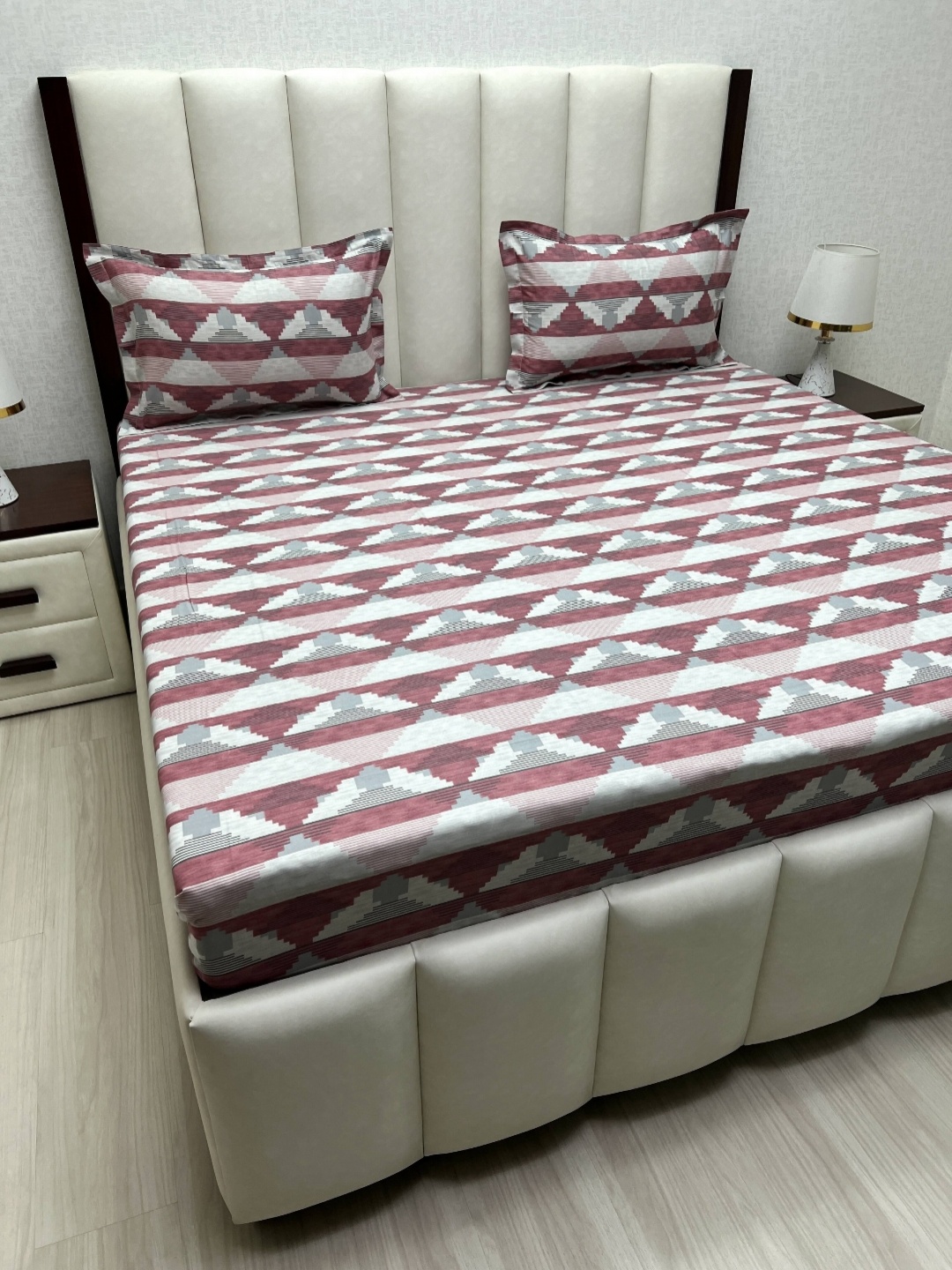 Pure Decor Velar Maroon Printed Pure Cotton 240TC Super King Bedsheet Set- 2.74 m x 3.04 m
Pure Decor Velar Maroon Printed Pure Cotton 240TC Super King Bedsheet Set- 2.74 m x 3.04 m