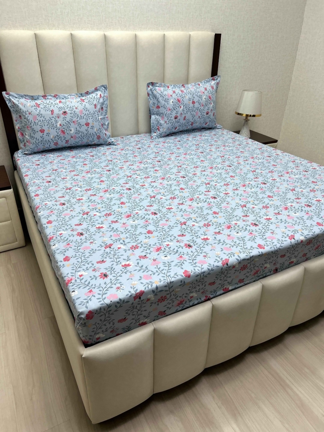 Pure Decor Velar Blue Printed Cotton 350 TC Super King Size Bedsheet Set 2.74 m x 3.04 m
Pure Decor Velar Blue Printed Cotton 350 TC Super King Size Bedsheet Set 2.74 m x 3.04 m
