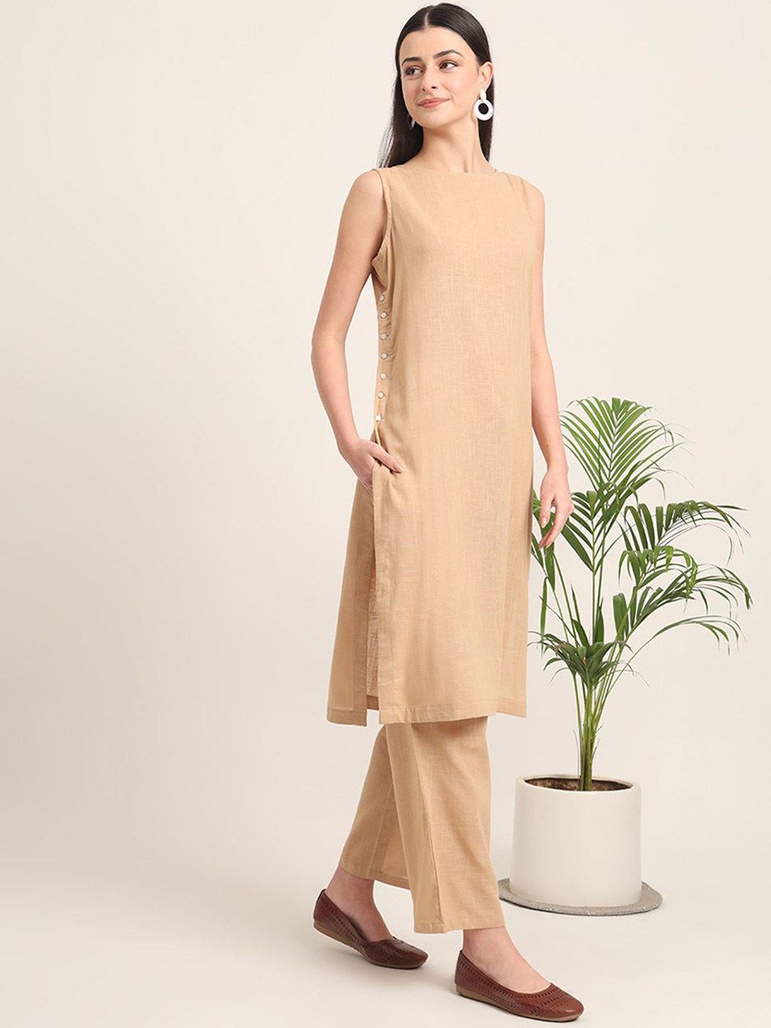 Thevasa Women Round Neck Sleeveless Cotton Straight Kurta, Beige 
Thevasa Women Round Neck Sleeveless Cotton Straight Kurta, Beige