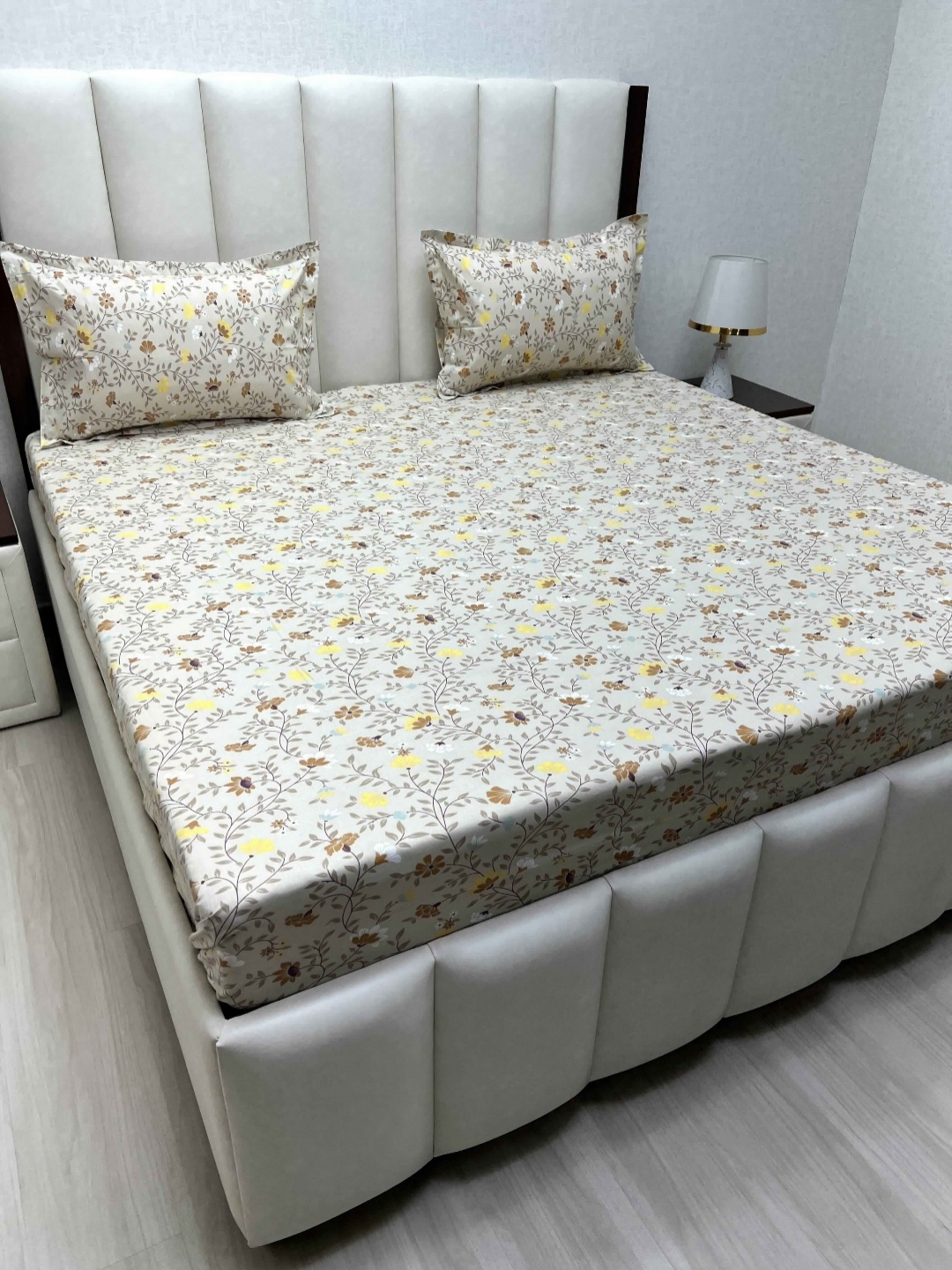 Pure Decor Velar Brown & White Printed Cotton 350 TC King Bedsheet Set 2.74 m x 3.04m
Pure Decor Velar Brown & White Printed Cotton 350 TC King Bedsheet Set 2.74 m x 3.04m