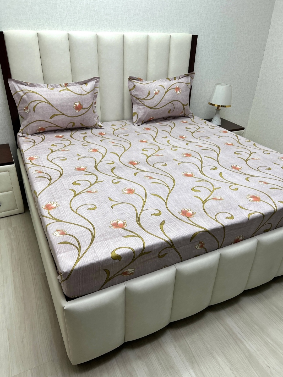 Pure Decor Velar Purple & Green Floral Printed 300 TC King Bedsheet Set 2.74 m x 3.04 m
Pure Decor Velar Purple & Green Floral Printed 300 TC King Bedsheet Set 2.74 m x 3.04 m