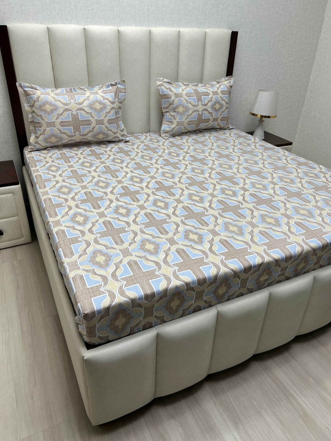Pure Decor Velar Brown & Blue Printed Cotton 300 TC King Bedsheet Set 2.74 m x 3.04m
Pure Decor Velar Brown & Blue Printed Cotton 300 TC King Bedsheet Set 2.74 m x 3.04m