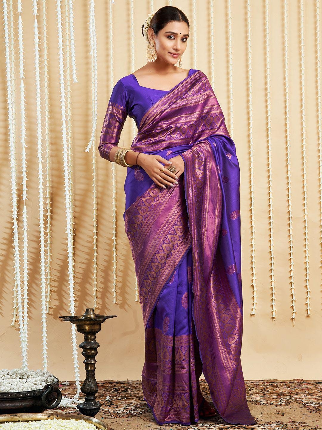 HERE&NOW Woven Design Zari Kanjeevaram Saree With An Unstitched Blouse Piece, Purple
HERE&NOW Woven Design Zari Kanjeevaram Saree With An Unstitched Blouse Piece, Purple