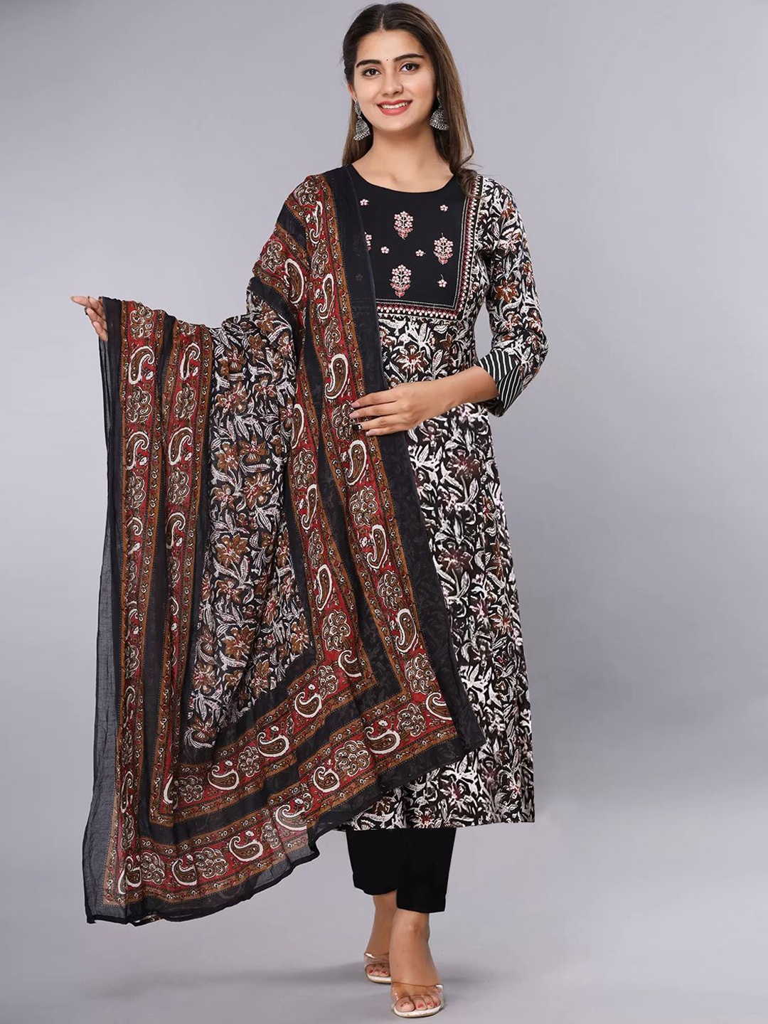 Moda Rapido Women Ethnic Motifs Printed Regular Kurta with Trousers & With Dupatta, Black
Moda Rapido Women Ethnic Motifs Printed Regular Kurta with Trousers & With Dupatta, Black