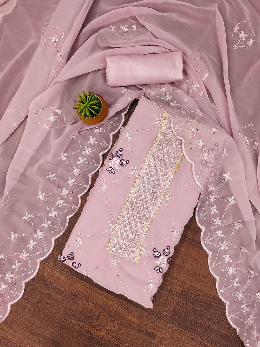 SAINOOR Floral Embroidered Gotta Patti Silk Georgette Unstitched Dress Material, Rose gold
SAINOOR Floral Embroidered Gotta Patti Silk Georgette Unstitched Dress Material, Rose gold
