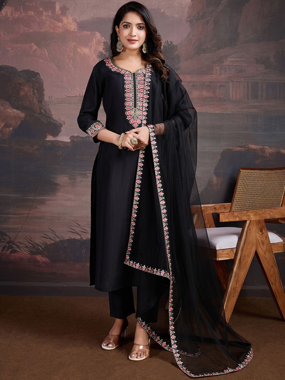 House of Pataudi Floral Embroidered Thread Work Straight Kurta With Trousers & Dupatta, Black
House of Pataudi Floral Embroidered Thread Work Straight Kurta With Trousers & Dupatta, Black