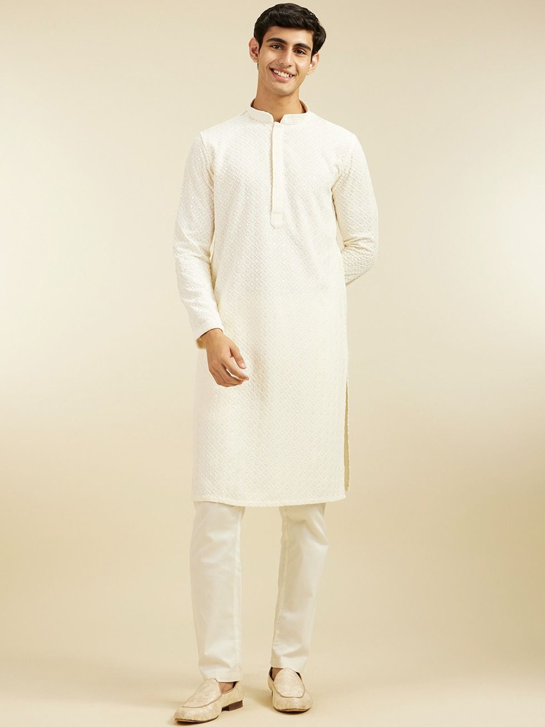 Diwas by Manyavar Floral Embroidered Sequinned Mandarin Collar Straight Kurta With Pyjamas, Cream
Diwas by Manyavar Floral Embroidered Sequinned Mandarin Collar Straight Kurta With Pyjamas, Cream