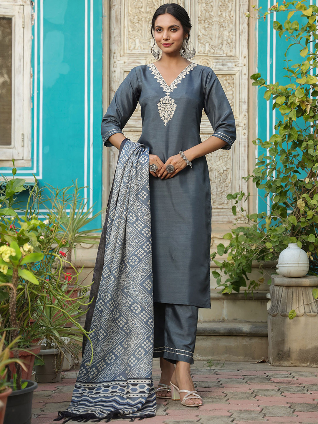 KALINI Floral Yoke Design Thread Work Straight Kurta with Trousers & Dupatta, Grey 
KALINI Floral Yoke Design Thread Work Straight Kurta with Trousers & Dupatta, Grey