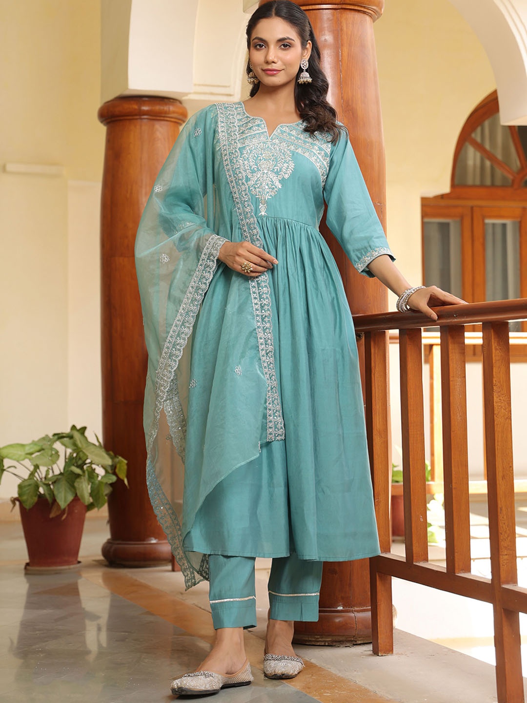 KALINI Floral Embroidered Sequnnied Notch Neck Empire Kurta With Trousers & Dupatta, Turquoise blue
KALINI Floral Embroidered Sequnnied Notch Neck Empire Kurta With Trousers & Dupatta, Turquoise blue