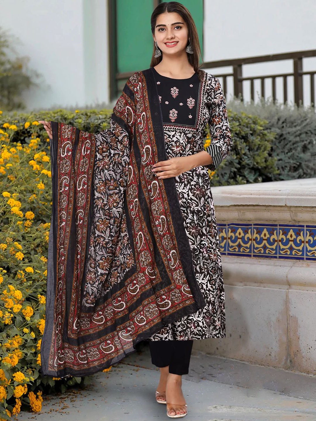 Moda Rapido Women Ethnic Motifs Printed Regular Kurta with Trousers & With Dupatta, Black
Moda Rapido Women Ethnic Motifs Printed Regular Kurta with Trousers & With Dupatta, Black
