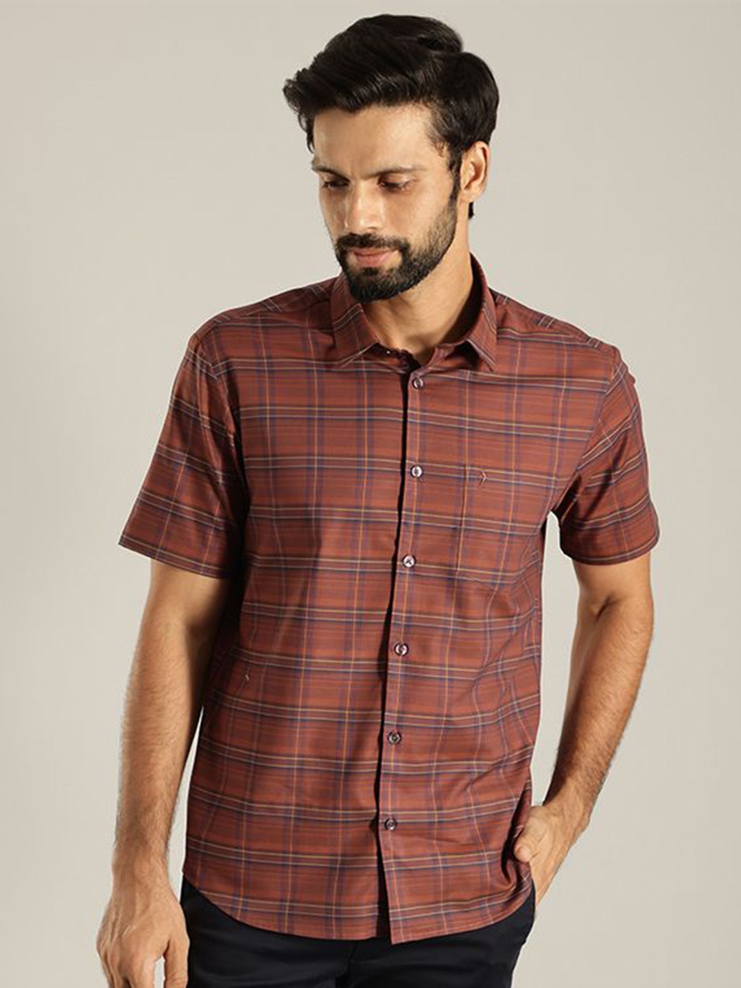 Indian Terrain Men Slim Fit Tartan Checks Opaque Checked Casual Shirt, Red
Indian Terrain Men Slim Fit Tartan Checks Opaque Checked Casual Shirt, Red