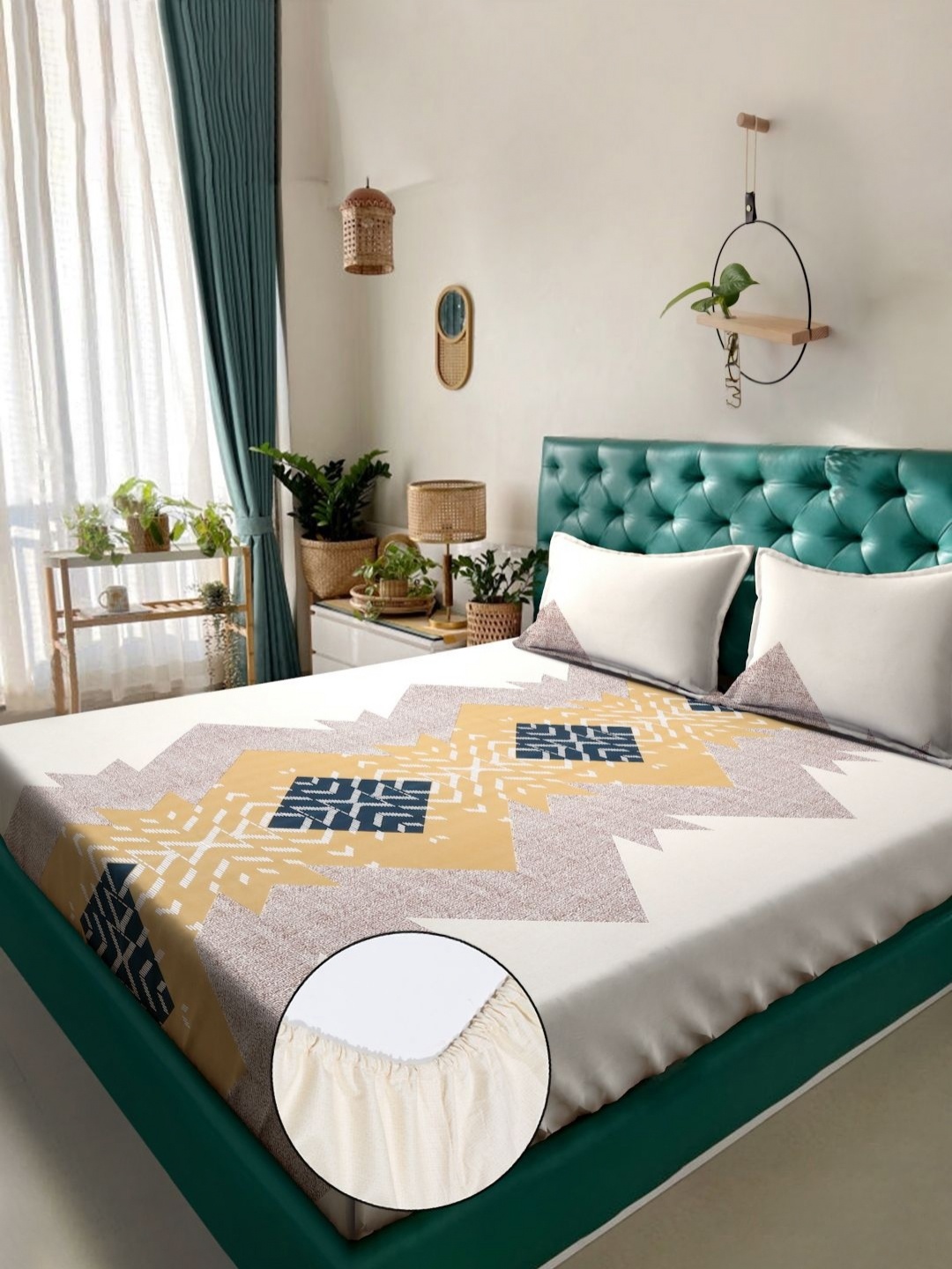 KLOTTHE Cream & White Geometric Printed Fitted 300 TC King Bedsheet With 2 Pillow Cover
KLOTTHE Cream & White Geometric Printed Fitted 300 TC King Bedsheet With 2 Pillow Cover