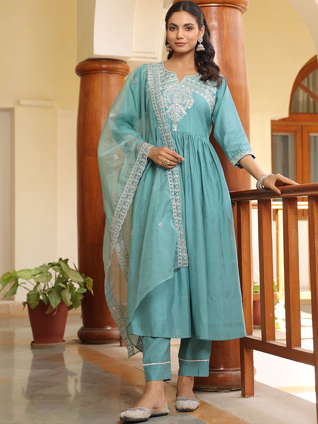 KALINI Floral Embroidered Sequnnied Notch Neck Empire Kurta With Trousers & Dupatta, Turquoise blue
KALINI Floral Embroidered Sequnnied Notch Neck Empire Kurta With Trousers & Dupatta, Turquoise blue