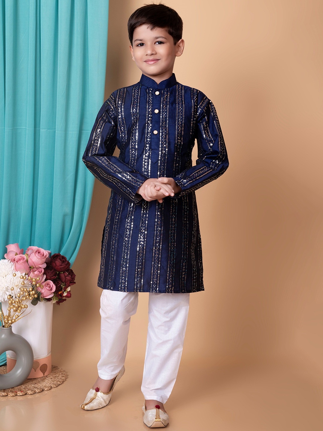 Cae Boys Geometric Embroidered Sequinned Mandarin Collar Straight Kurta with Pyjamas, Navy blue
Cae Boys Geometric Embroidered Sequinned Mandarin Collar Straight Kurta with Pyjamas, Navy blue