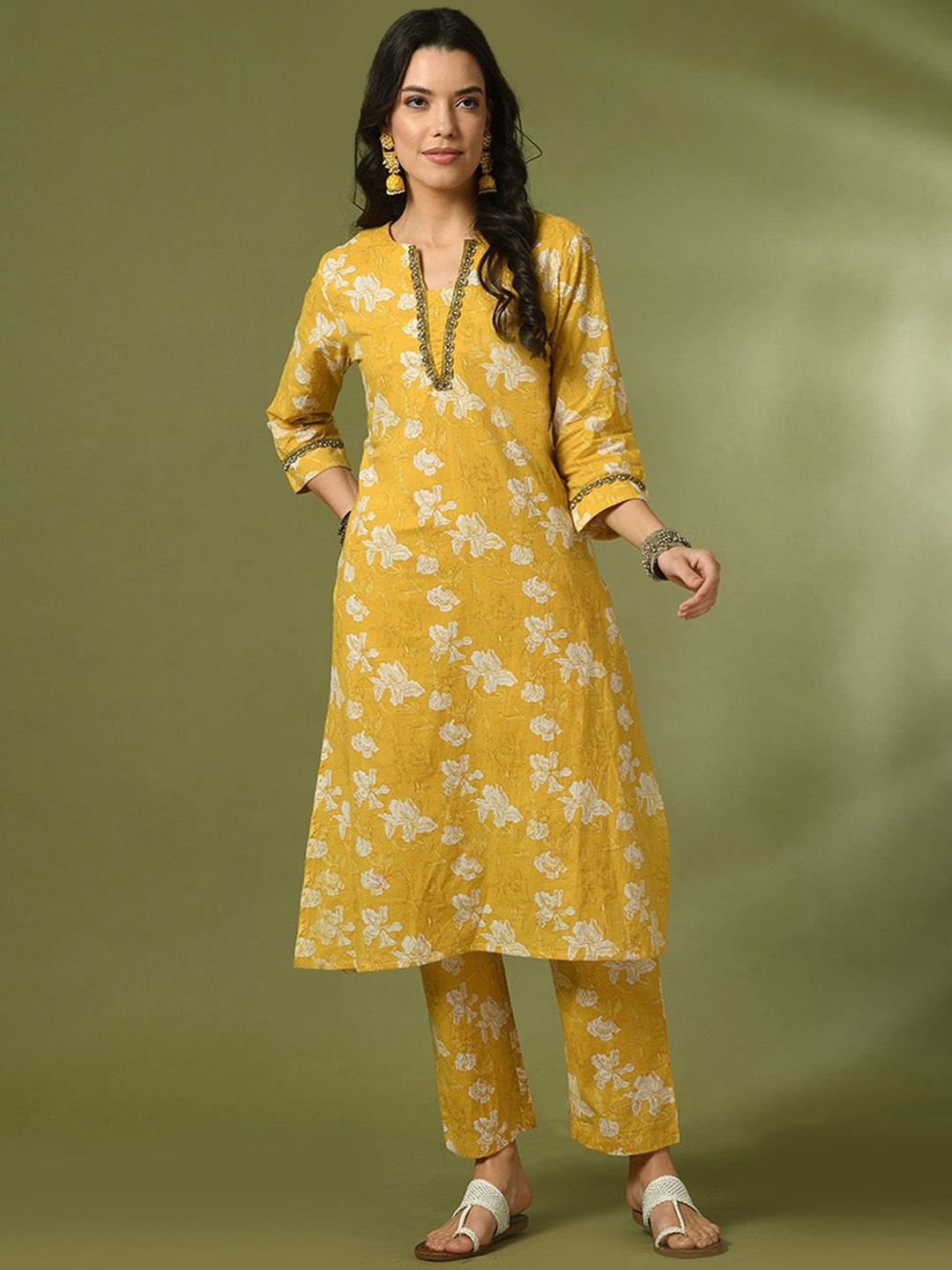 KALINI Floral Printed Round Neck Beads & Stones Pure Cotton Straight Kurta With Trousers, Yellow
KALINI Floral Printed Round Neck Beads & Stones Pure Cotton Straight Kurta With Trousers, Yellow
