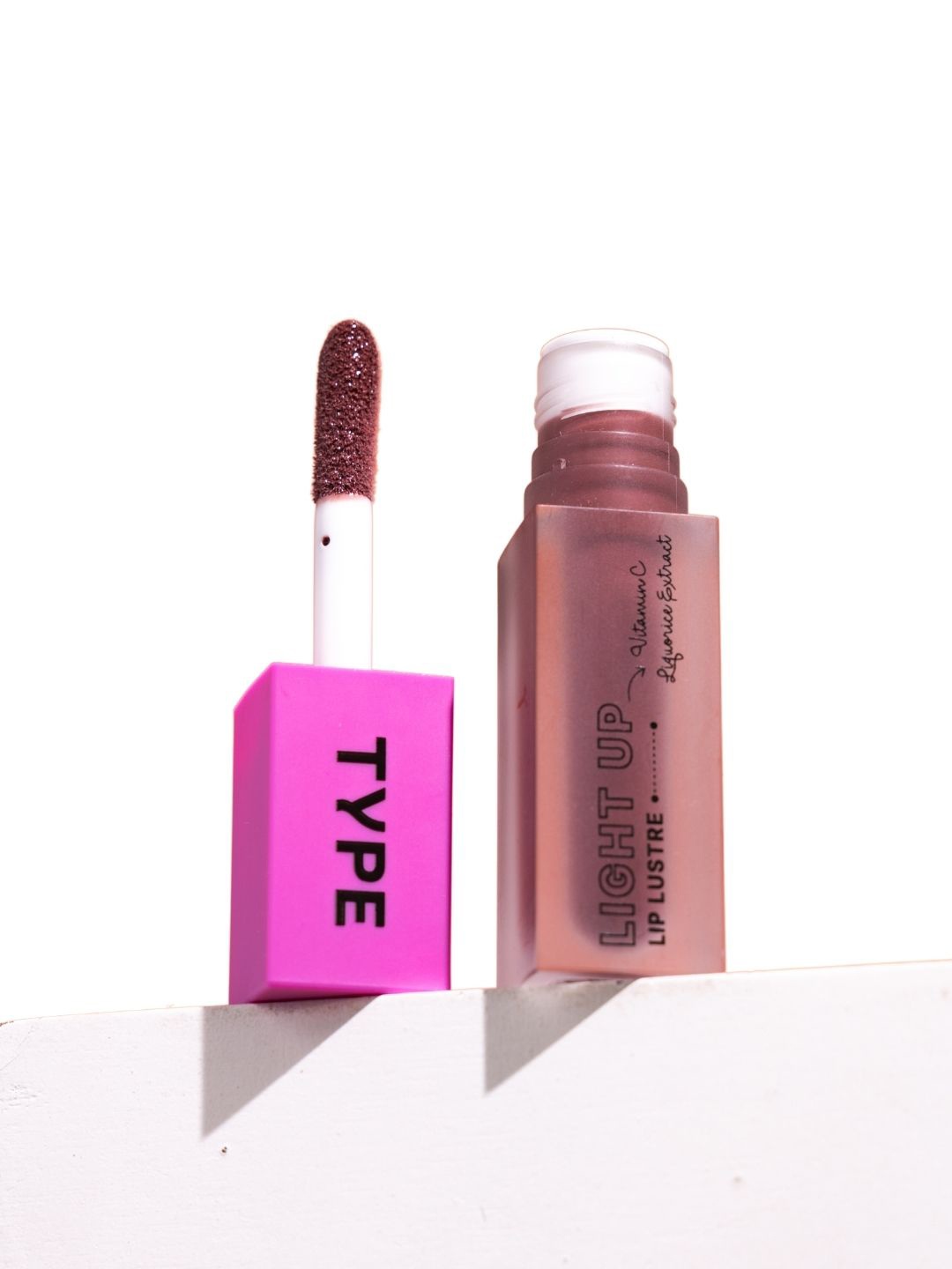 TYPE BEAUTY INC Light Up Non Sticky Lip Gloss With Vitamin C - 4 ml - Self Made 402, Nude
TYPE BEAUTY INC Light Up Non Sticky Lip Gloss With Vitamin C - 4 ml - Self Made 402, Nude