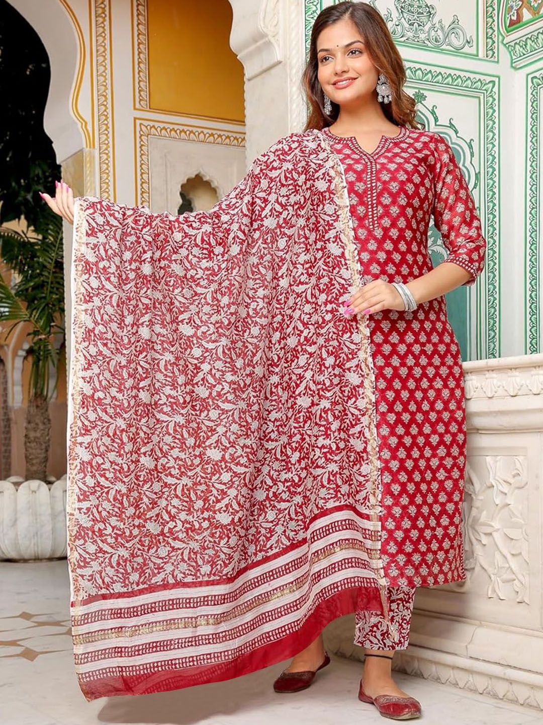 Moda Rapido Women Ethnic Motifs Printed Regular Kurta with Trousers & With Dupatta, Maroon
Moda Rapido Women Ethnic Motifs Printed Regular Kurta with Trousers & With Dupatta, Maroon