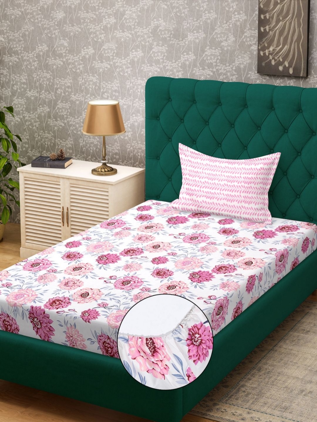 KLOTTHE White & Pink Floral Printed 300 TC Fitted Single Bedsheet Set 2.25 m x 1.50 m
KLOTTHE White & Pink Floral Printed 300 TC Fitted Single Bedsheet Set 2.25 m x 1.50 m