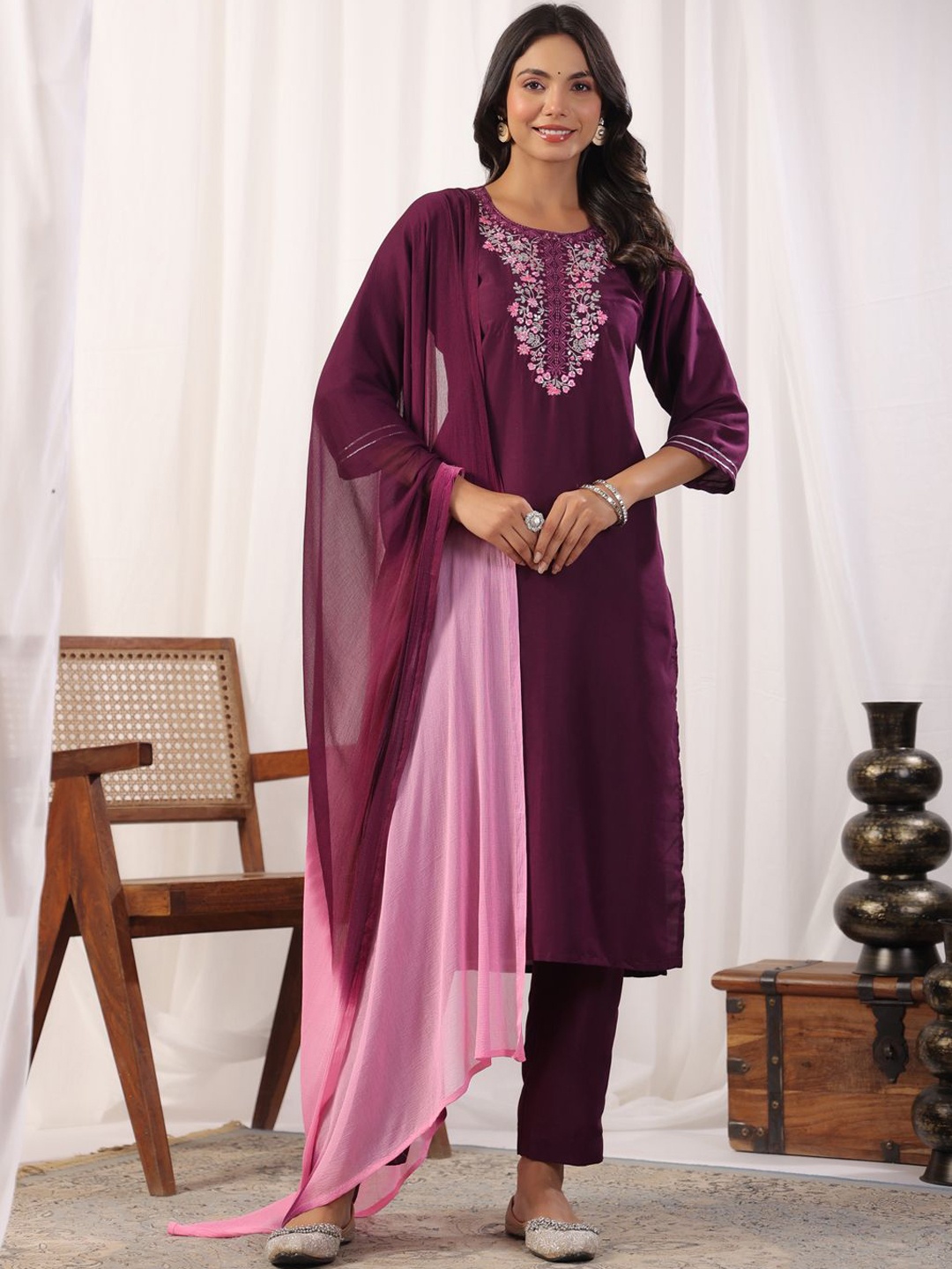 KALINI Floral Yoke Design Thread Work Round Neck Straight Kurta With Trousers & Dupatta, Purple
KALINI Floral Yoke Design Thread Work Round Neck Straight Kurta With Trousers & Dupatta, Purple
