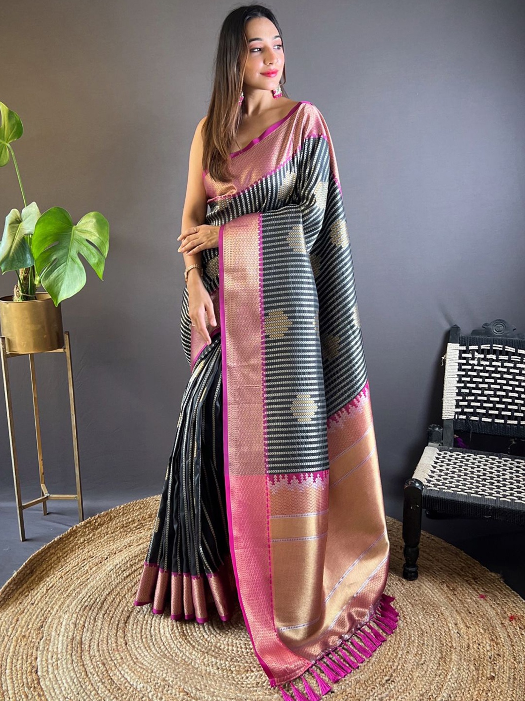 DIVASTRI Striped Woven Design Zari Banarasi Saree With Unstitched Blouse Piece, Black
DIVASTRI Striped Woven Design Zari Banarasi Saree With Unstitched Blouse Piece, Black