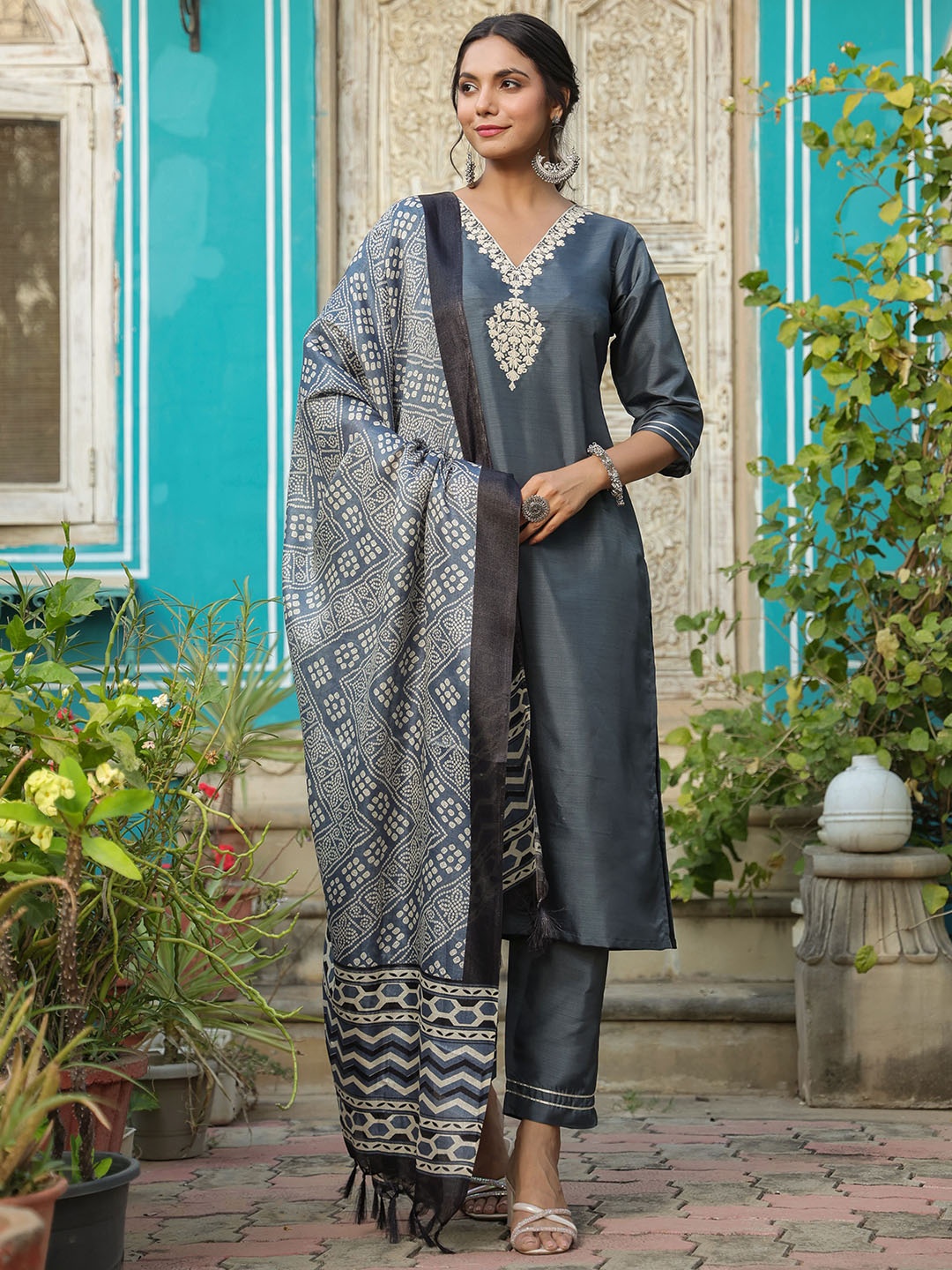 KALINI Floral Embroidered Thread Work V-Neck Straight Kurta With Trousers & Dupatta, Grey
KALINI Floral Embroidered Thread Work V-Neck Straight Kurta With Trousers & Dupatta, Grey