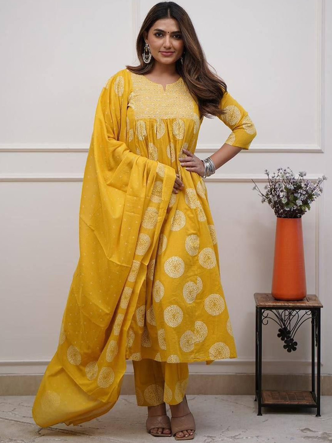 Bought First Bandhani Printed Notch Neck Empire Thread Work Kurta With Trouser & Dupatta, Yellow
Bought First Bandhani Printed Notch Neck Empire Thread Work Kurta With Trouser & Dupatta, Yellow