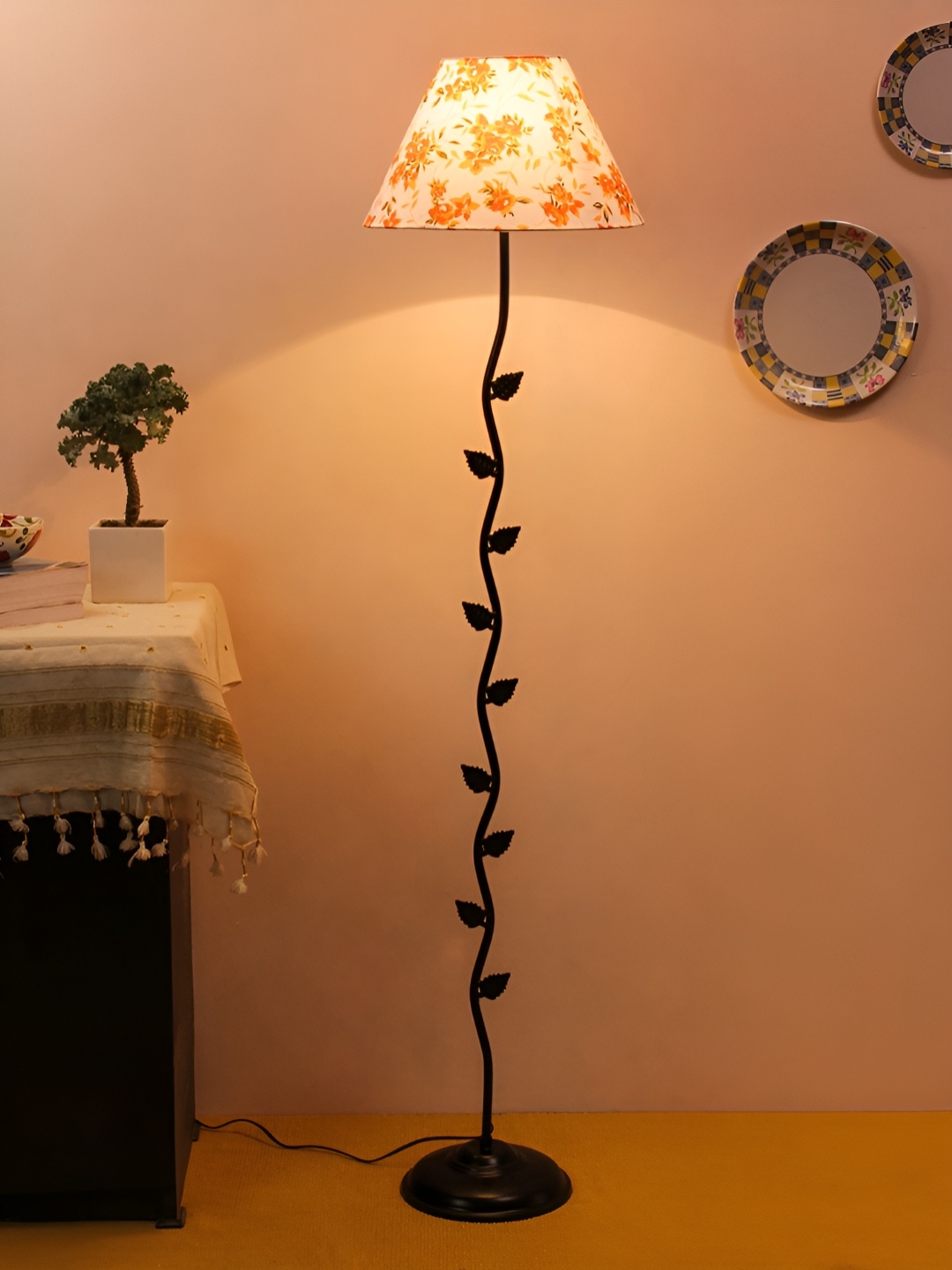 Devansh Black & White Floral Printed Frustum Shaped Cotton Leaf Floor Lamp With Shade
Devansh Black & White Floral Printed Frustum Shaped Cotton Leaf Floor Lamp With Shade