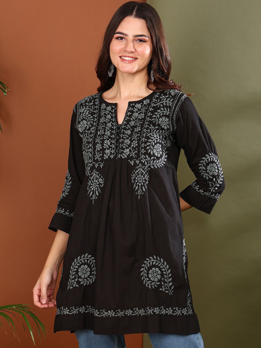 VAHSON Ethnic Motifs Embroidered Chikankari Pure Cotton Chikankari Pleated Kurti, Black
VAHSON Ethnic Motifs Embroidered Chikankari Pure Cotton Chikankari Pleated Kurti, Black