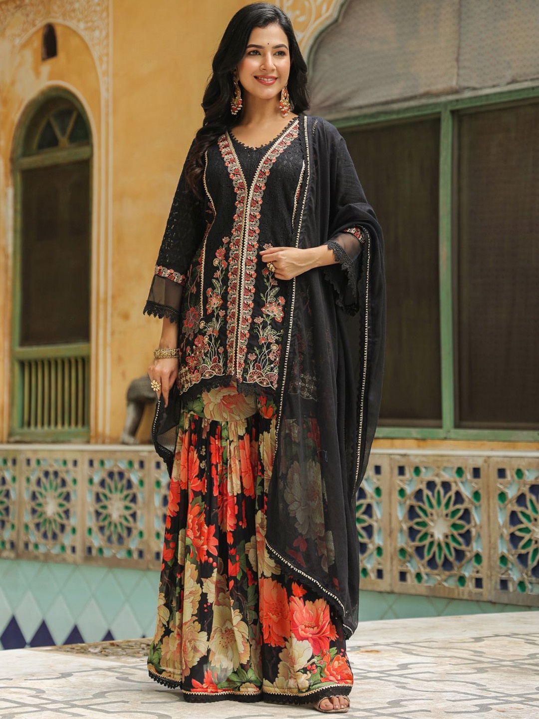 Zolo Label Floral Embroidered Regular Thread Work Kurta with Sharara & Dupatta, Black
Zolo Label Floral Embroidered Regular Thread Work Kurta with Sharara & Dupatta, Black
