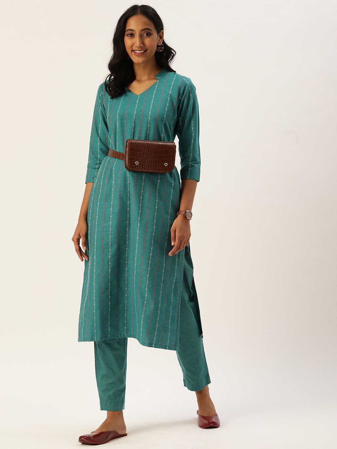 DIVASTRI Striped Mandarin Collar Thread Work Straight Kurta With Trouser, Turquoise blue
DIVASTRI Striped Mandarin Collar Thread Work Straight Kurta With Trouser, Turquoise blue