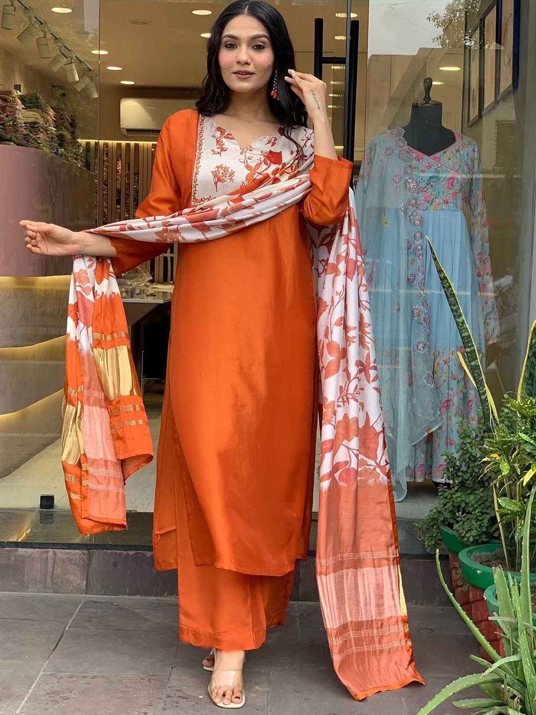 ZEEPKART Floral Printed Sweetheart Neck Straight Kurta With Palazzos & Dupatta, Orange
ZEEPKART Floral Printed Sweetheart Neck Straight Kurta With Palazzos & Dupatta, Orange