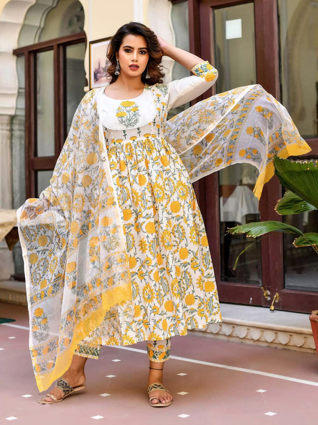 Moda Rapido Women Ethnic Motifs Printed Regular Kurta with Trousers & With Dupatta, White
Moda Rapido Women Ethnic Motifs Printed Regular Kurta with Trousers & With Dupatta, White