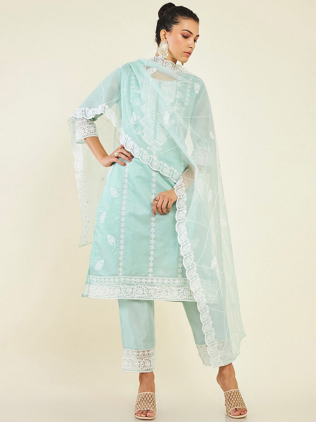 ZEEPKART Ethnic Motifs Embroidered Round Neck Thread Work Kurta With Trousers & Dupatta, Turquoise blue
ZEEPKART Ethnic Motifs Embroidered Round Neck Thread Work Kurta With Trousers & Dupatta, Turquoise blue