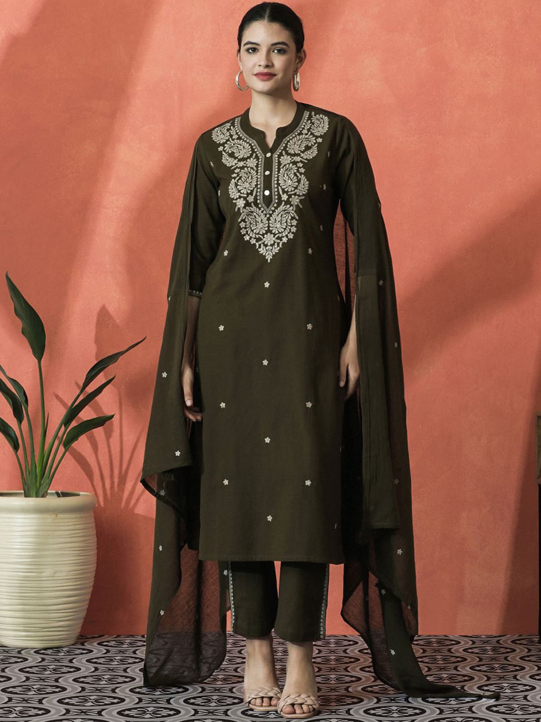 Sangria Embroidered Pure Cotton Mandarin Collar Straight Kurta With Trousers & Dupatta, Green
Sangria Embroidered Pure Cotton Mandarin Collar Straight Kurta With Trousers & Dupatta, Green