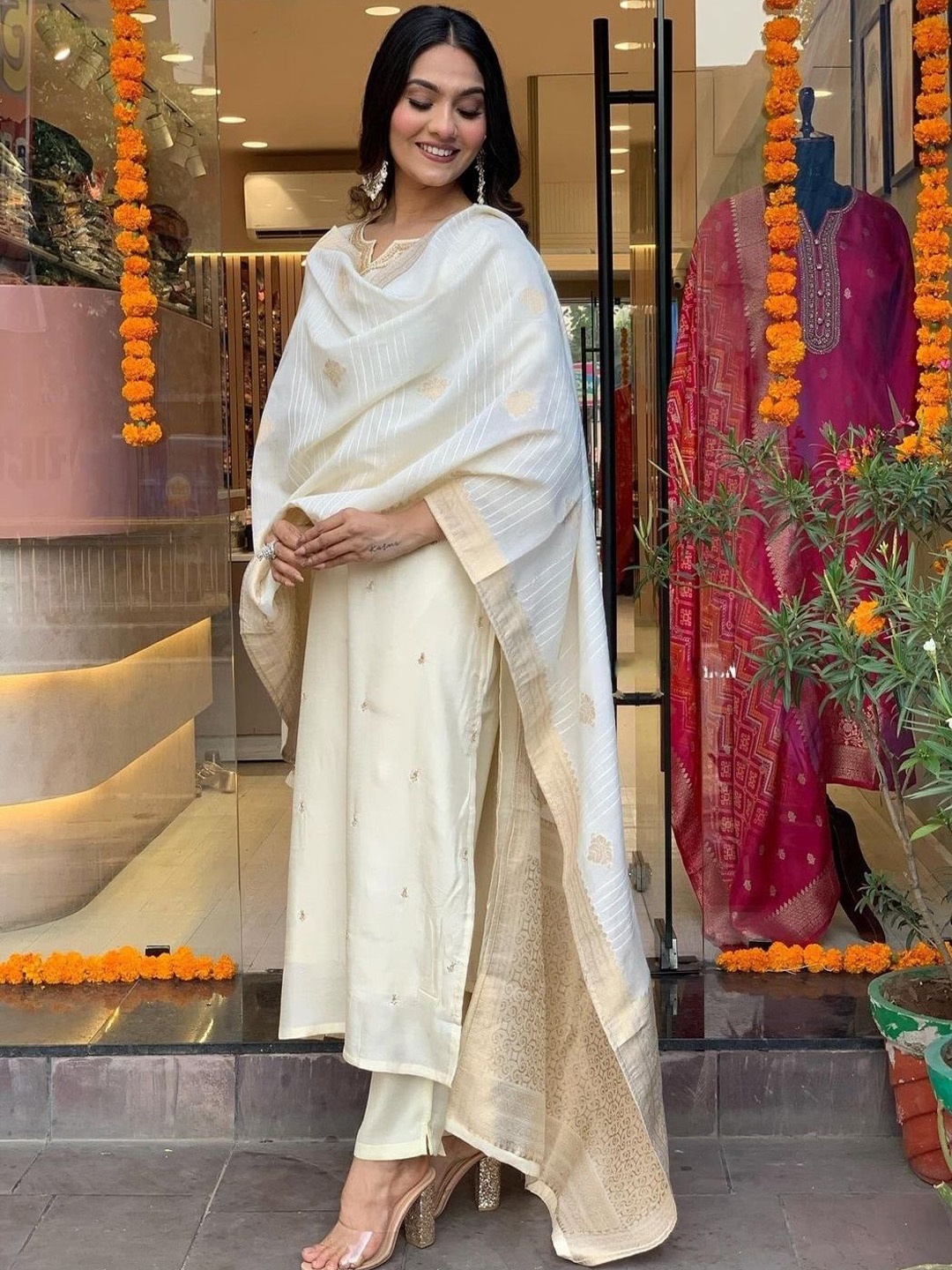 REALLTREND Notch-Neck Floral Embroidered Straight Kurta With Trousers & Dupatta, Cream
REALLTREND Notch-Neck Floral Embroidered Straight Kurta With Trousers & Dupatta, Cream