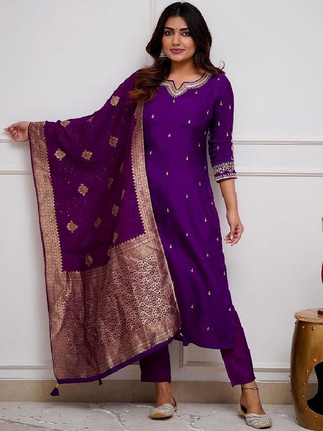 ZEEPKART Ethnic Motifs Embroidered Notch Neck Straight Kurta With Trousers & Dupatta, Purple
ZEEPKART Ethnic Motifs Embroidered Notch Neck Straight Kurta With Trousers & Dupatta, Purple