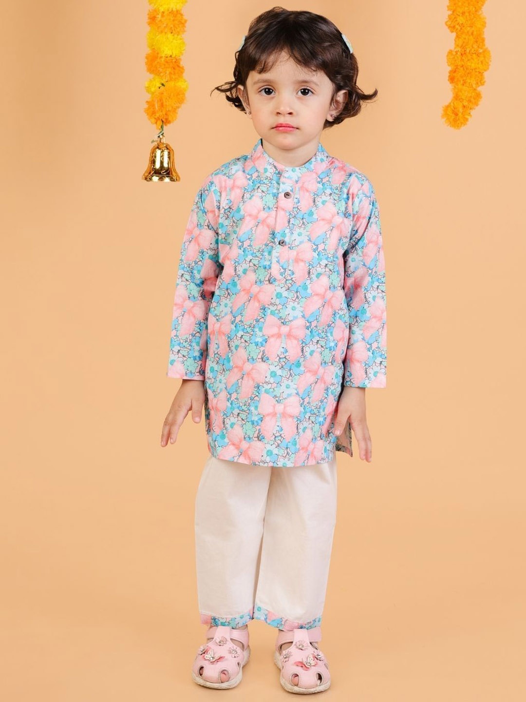 MAMA AND PEACHES Unisex Kids Floral Printed Pure Cotton Kurta With Trouser, Blue
MAMA AND PEACHES Unisex Kids Floral Printed Pure Cotton Kurta With Trouser, Blue