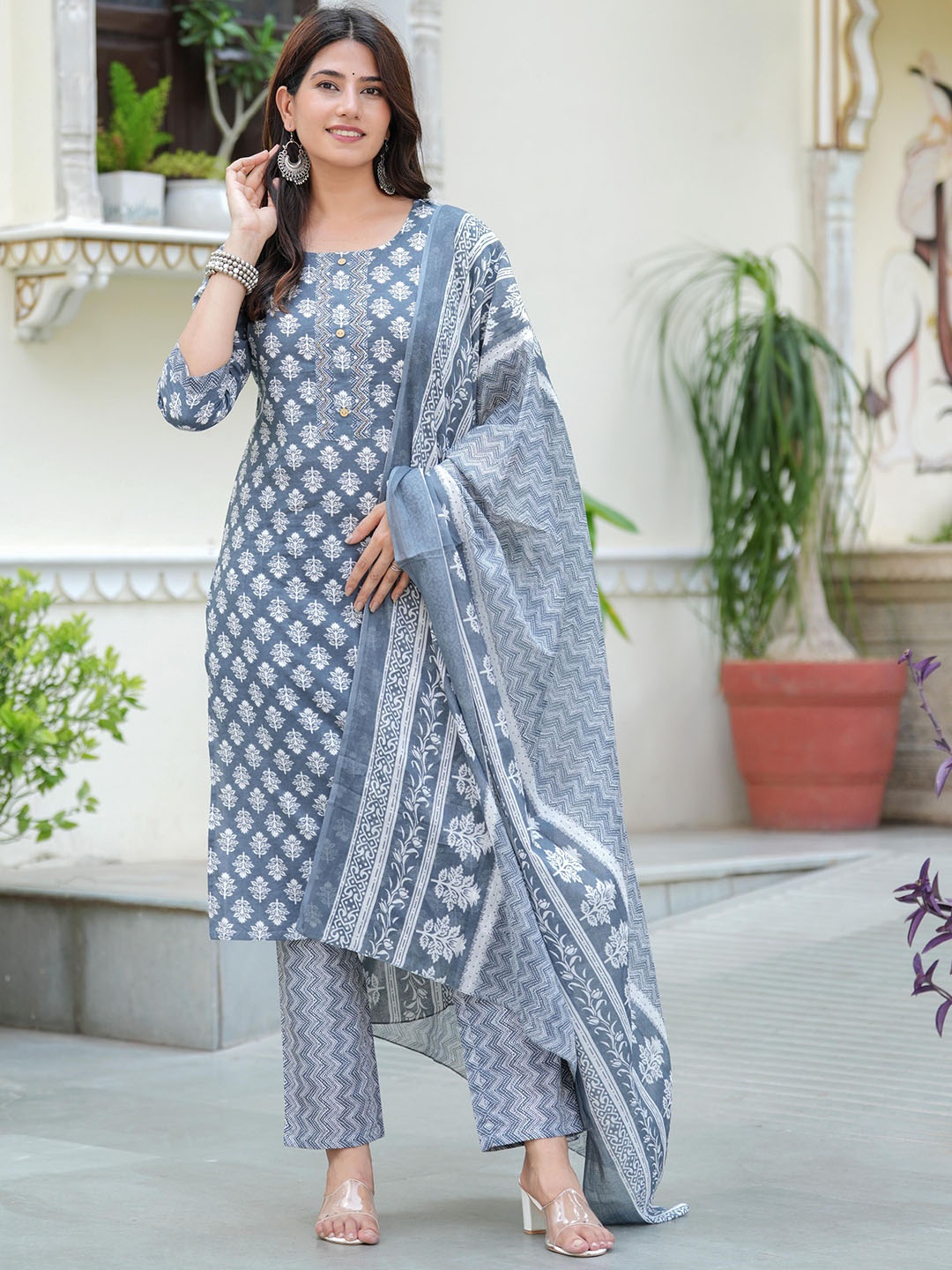 Moda Rapido Floral Printed Round Neck Pure Cotton Straight Kurta with Trousers & Dupatta, Grey
Moda Rapido Floral Printed Round Neck Pure Cotton Straight Kurta with Trousers & Dupatta, Grey