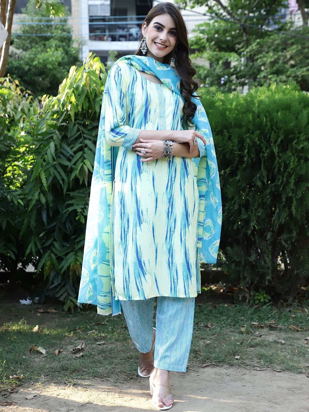 Moda Rapido Abstract Printed Straight Pure Cotton Kurta With Trousers And Dupatta, Blue
Moda Rapido Abstract Printed Straight Pure Cotton Kurta With Trousers And Dupatta, Blue