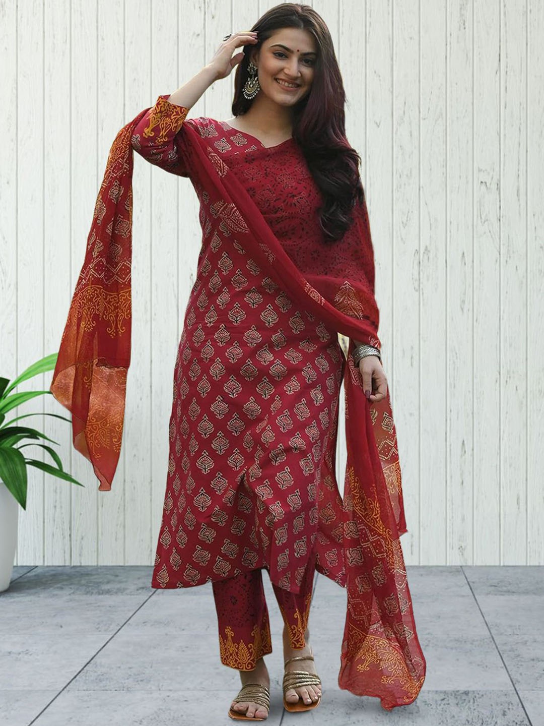 Moda Rapido Women Ethnic Motifs Printed Regular Kurta with Trousers & With Dupatta, Red
Moda Rapido Women Ethnic Motifs Printed Regular Kurta with Trousers & With Dupatta, Red
